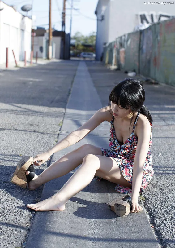Rikako Aida photo 17 of 238