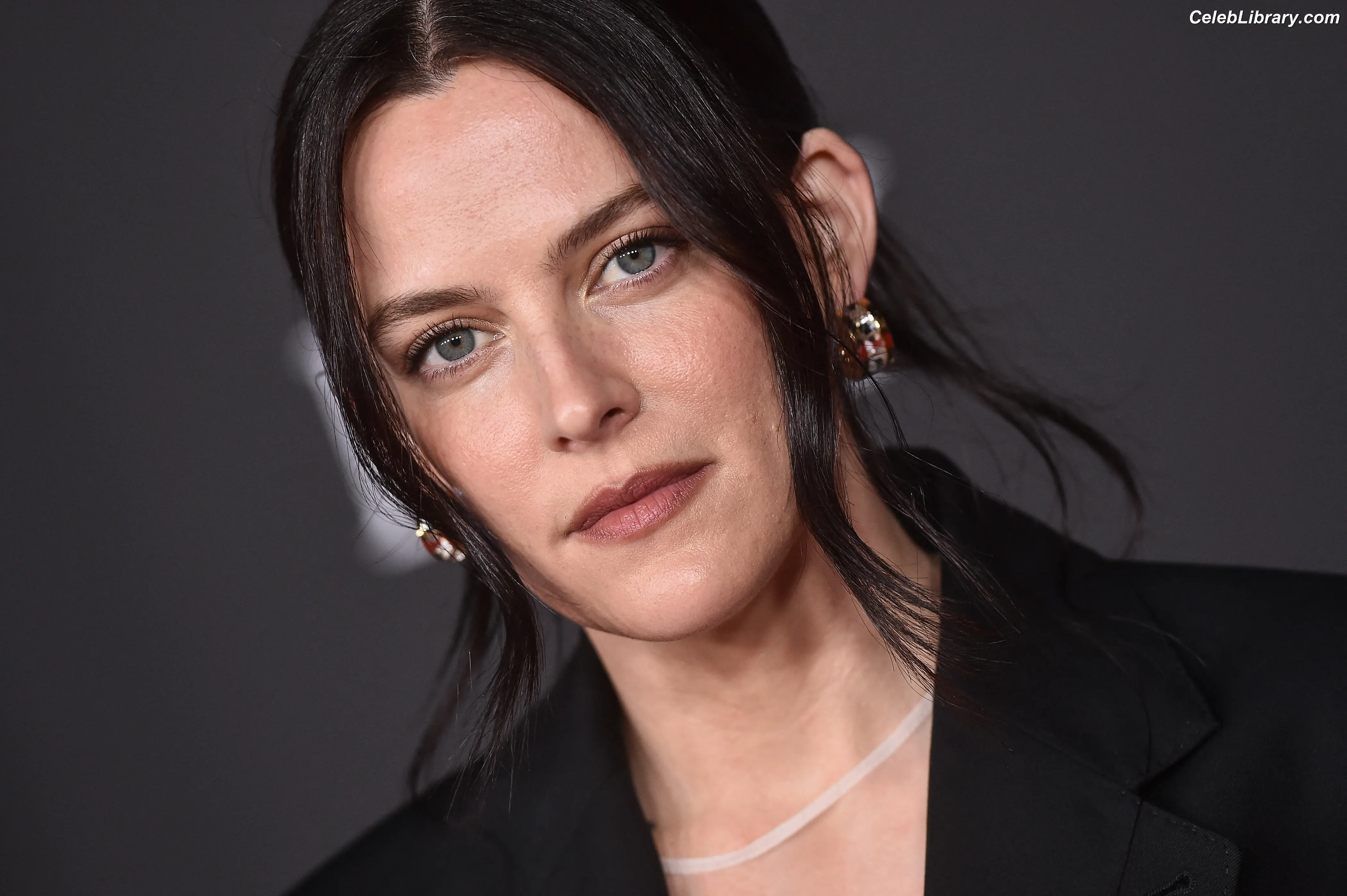 Riley Keough photo 20 of 59