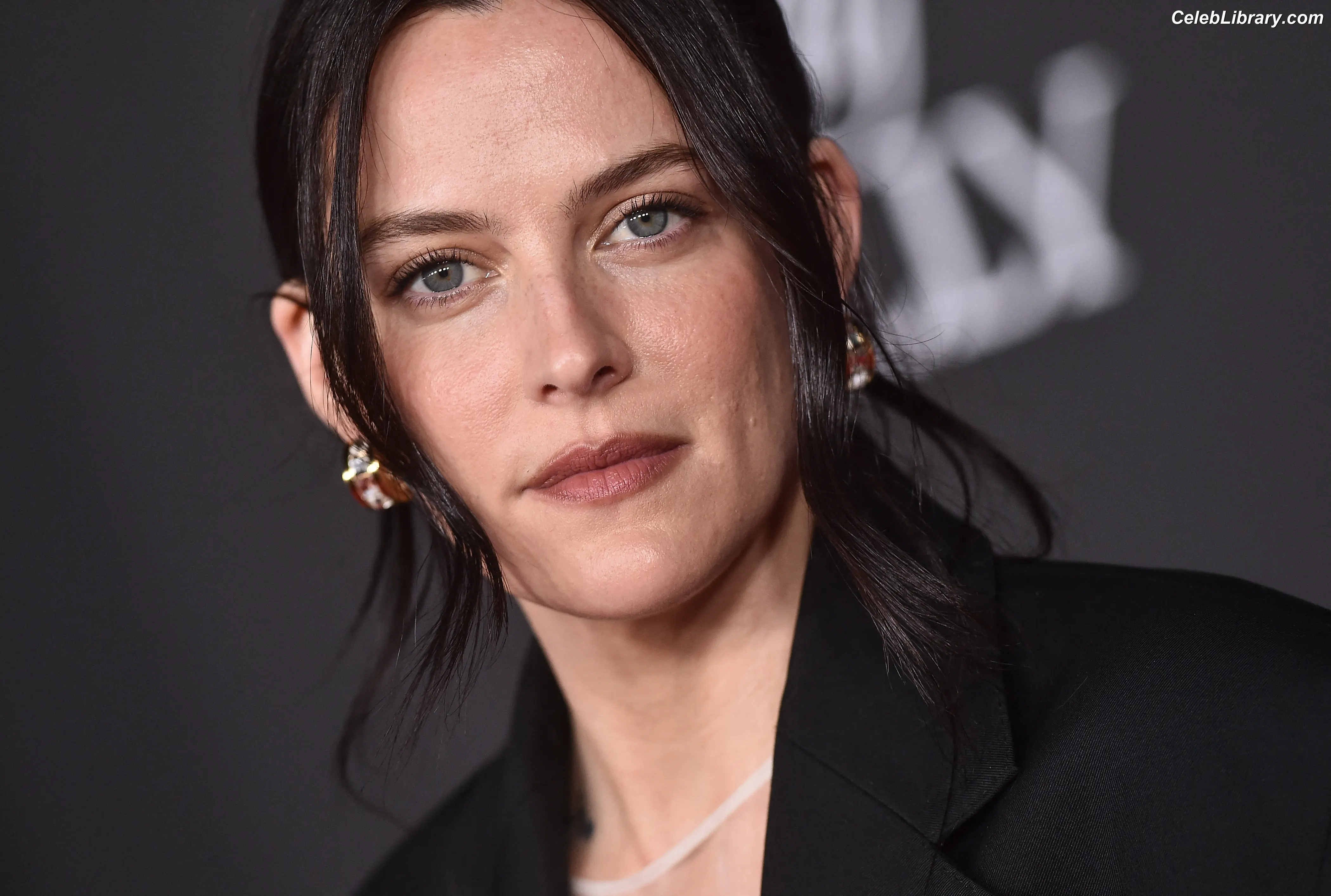 Riley Keough photo 21 of 59