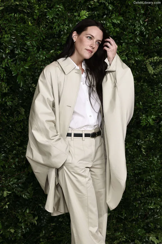 Riley Keough photo 1 of 60