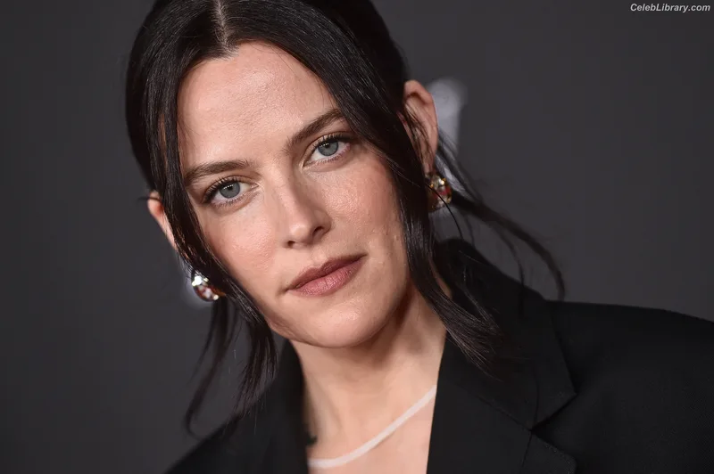 Riley Keough photo 22 of 60