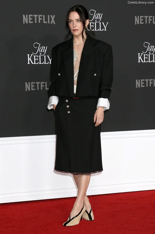 Riley Keough photo 6 of 60