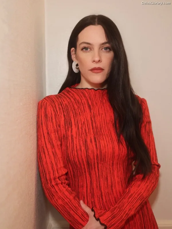 Riley Keough photo 22 of 60