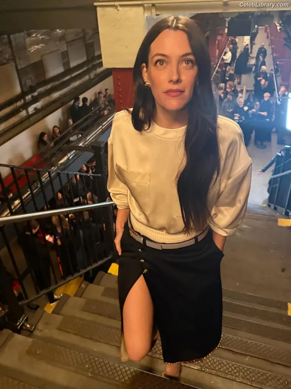 Riley Keough photo 10 of 60