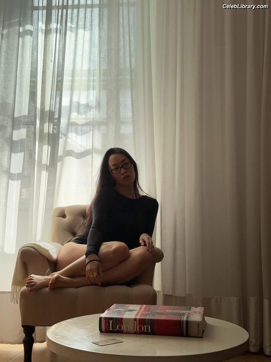 Rina Sawayama photo 5 of 208