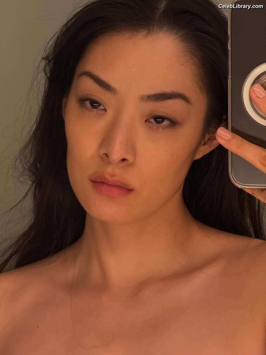 Rina Sawayama photo 8 of 208