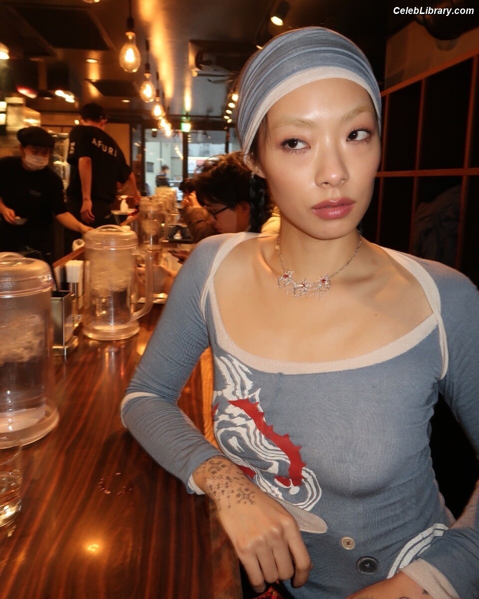 Rina Sawayama photo 2 of 208