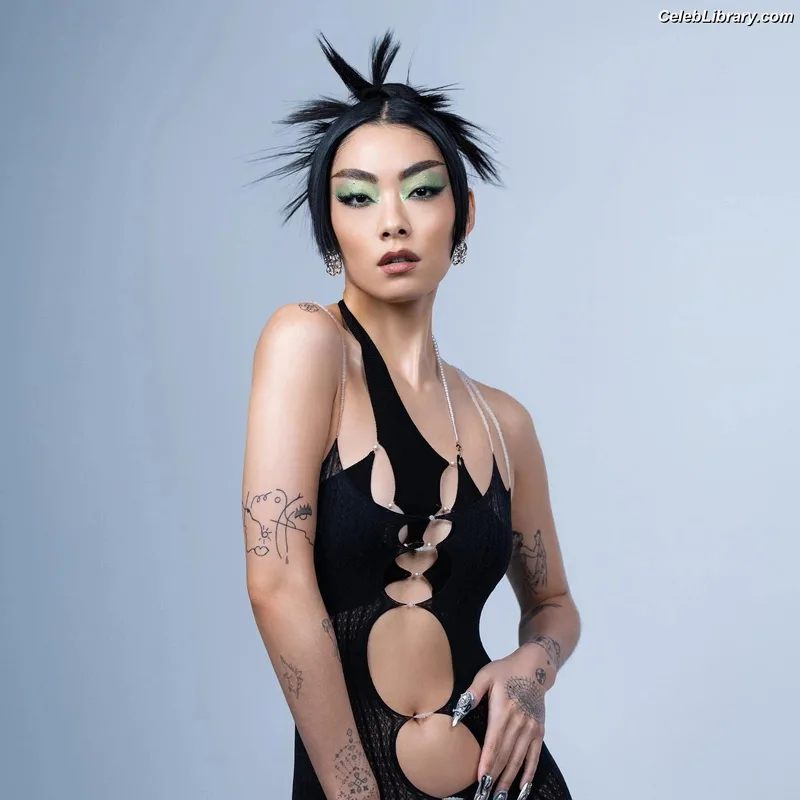 Rina Sawayama photo 12 of 208