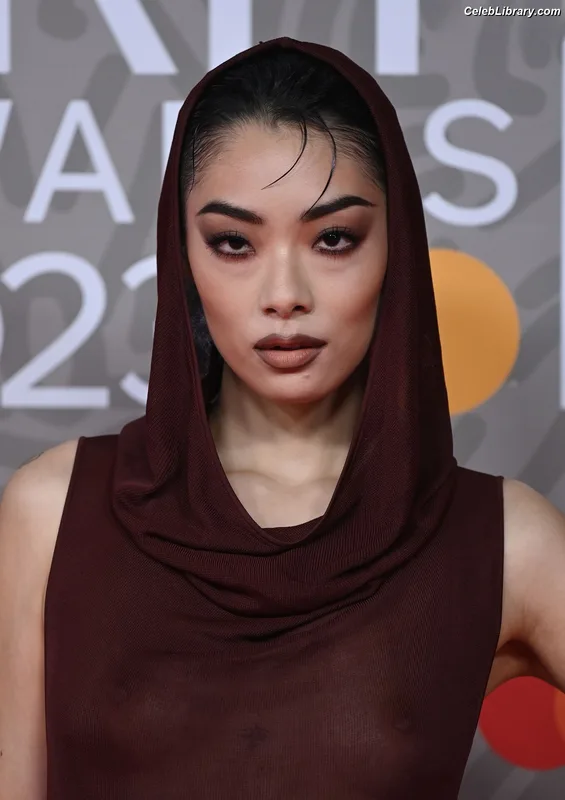 Rina Sawayama photo 2 of 208