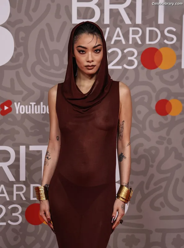 Rina Sawayama photo 3 of 208