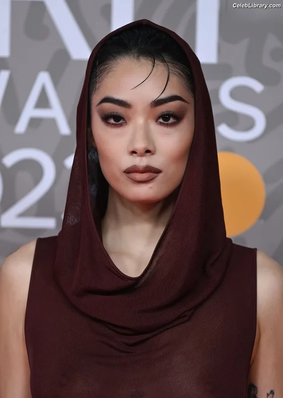 Rina Sawayama photo 4 of 208