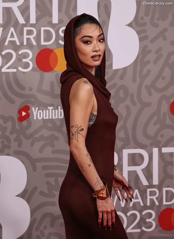 Rina Sawayama photo 10 of 208