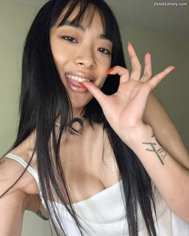 Rina Sawayama photo 14 of 208