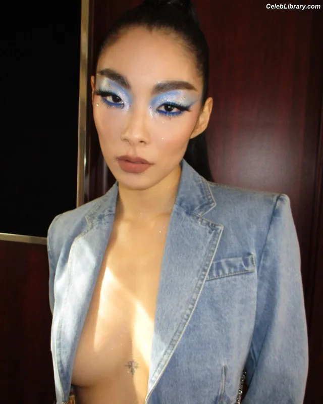 Rina Sawayama photo 21 of 208
