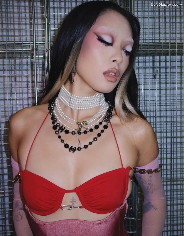 Rina Sawayama photo 22 of 208