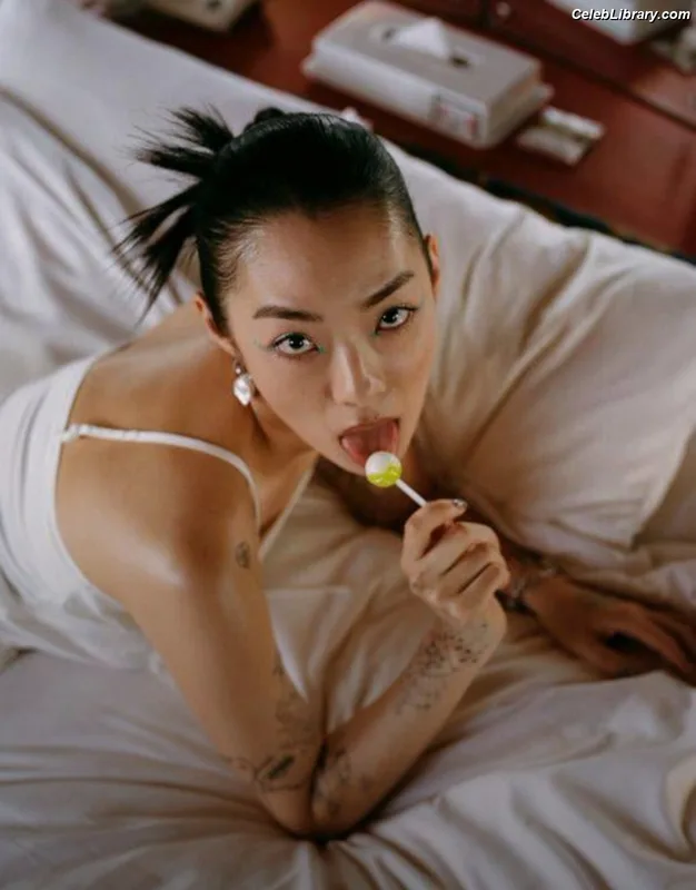 Rina Sawayama photo 23 of 208