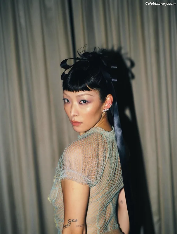 Rina Sawayama photo 3 of 208
