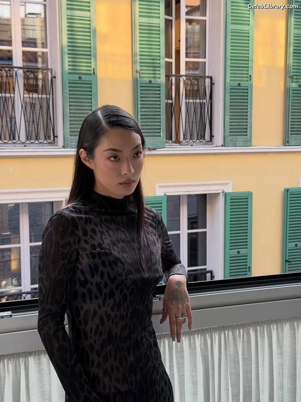 Rina Sawayama photo 1 of 208