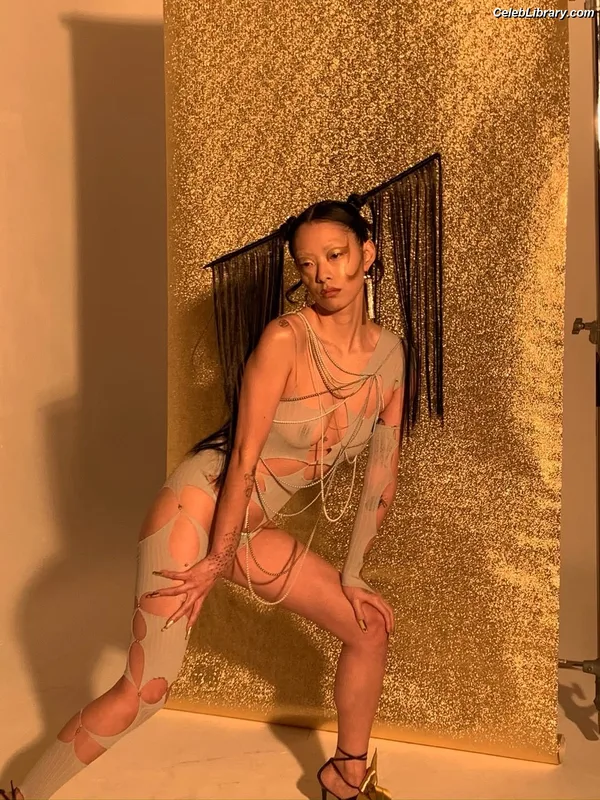 Rina Sawayama photo 11 of 208