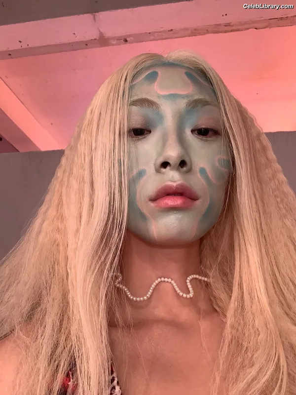 Rina Sawayama photo 11 of 208