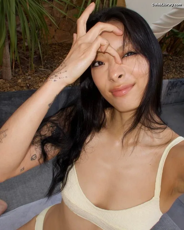 Rina Sawayama photo 12 of 208