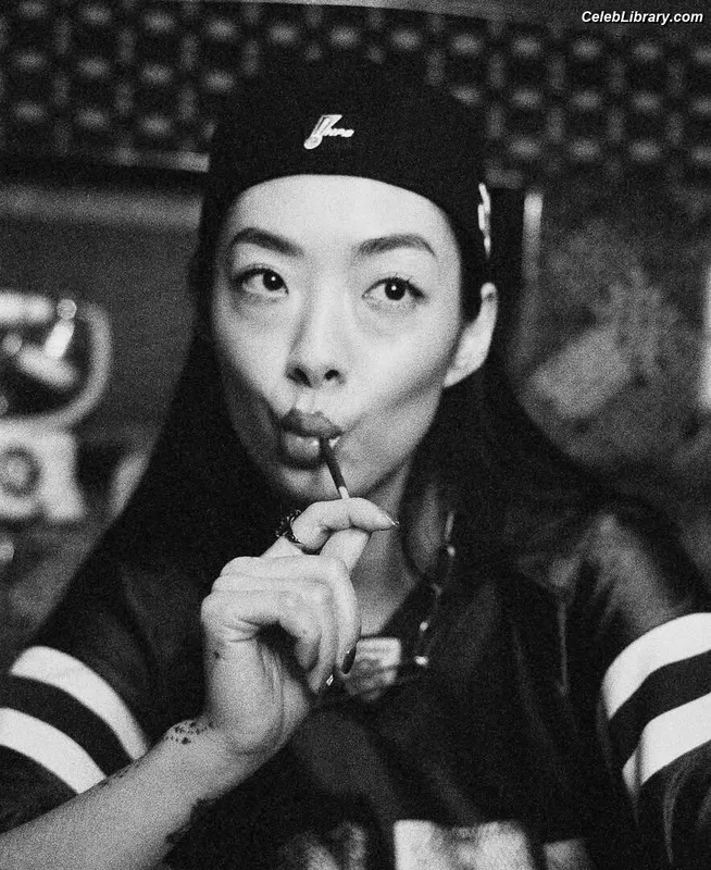 Rina Sawayama photo 22 of 208