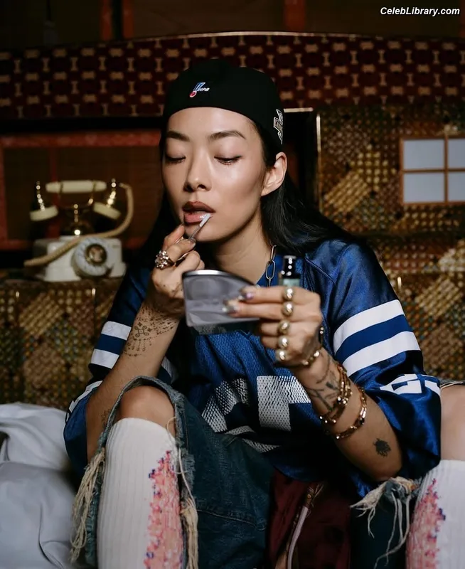 Rina Sawayama photo 11 of 208