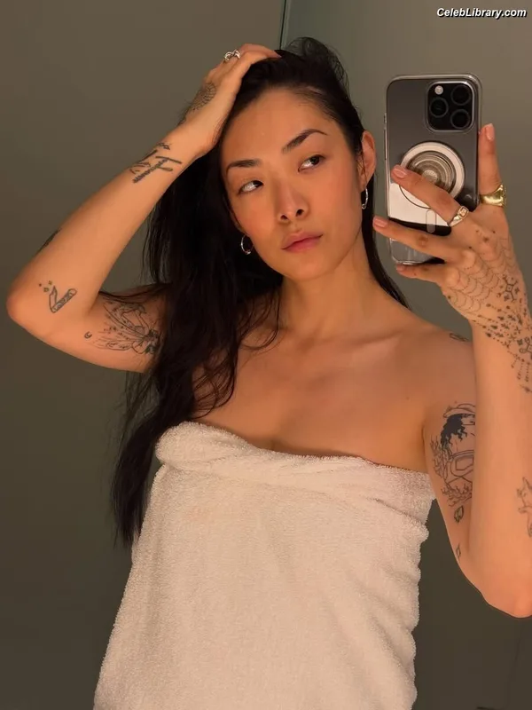 Rina Sawayama photo 15 of 208