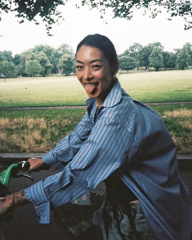 Rina Sawayama photo 14 of 208