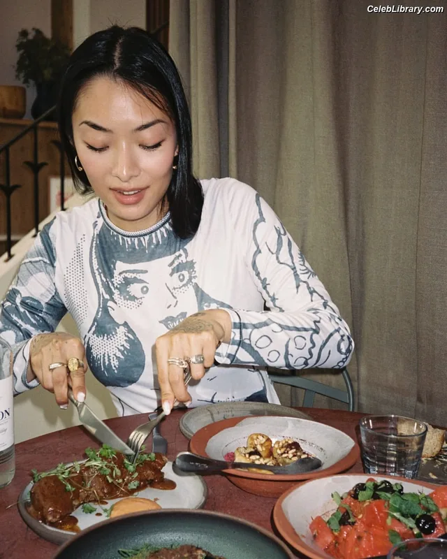 Rina Sawayama photo 24 of 208