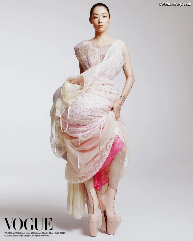 Rina Sawayama photo 17 of 208
