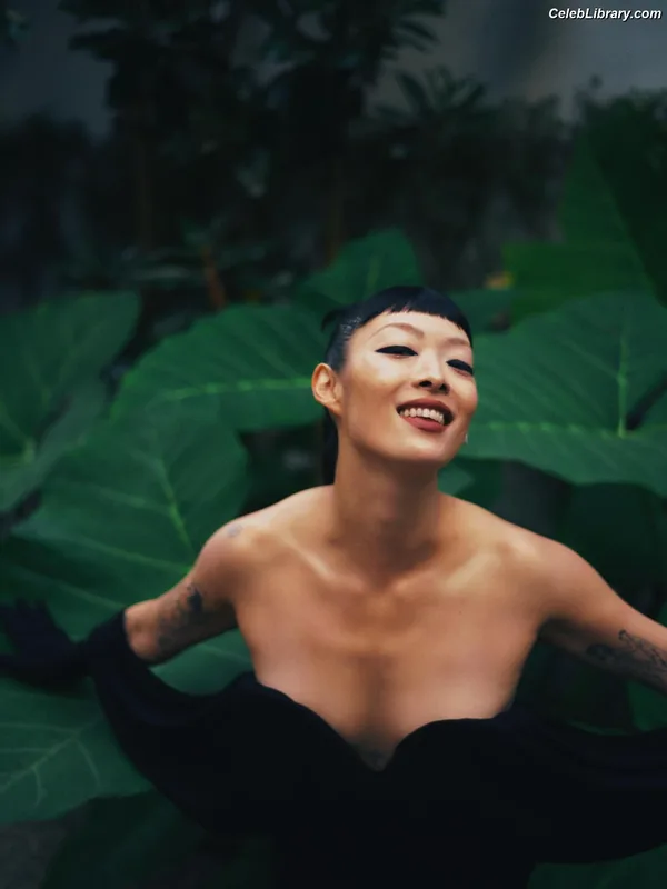 Rina Sawayama photo 14 of 208