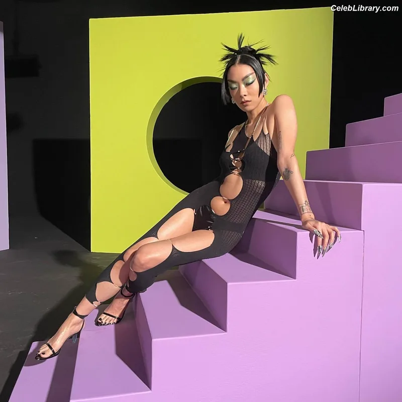 Rina Sawayama photo 3 of 208