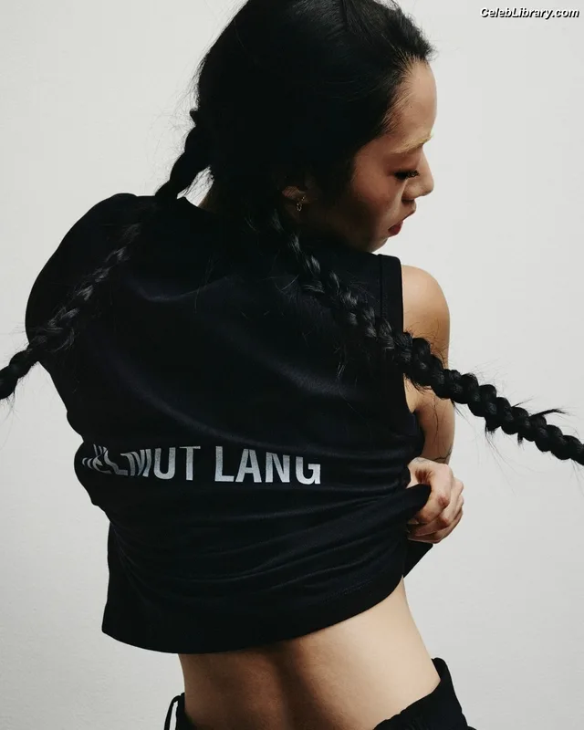 Rina Sawayama photo 1 of 208