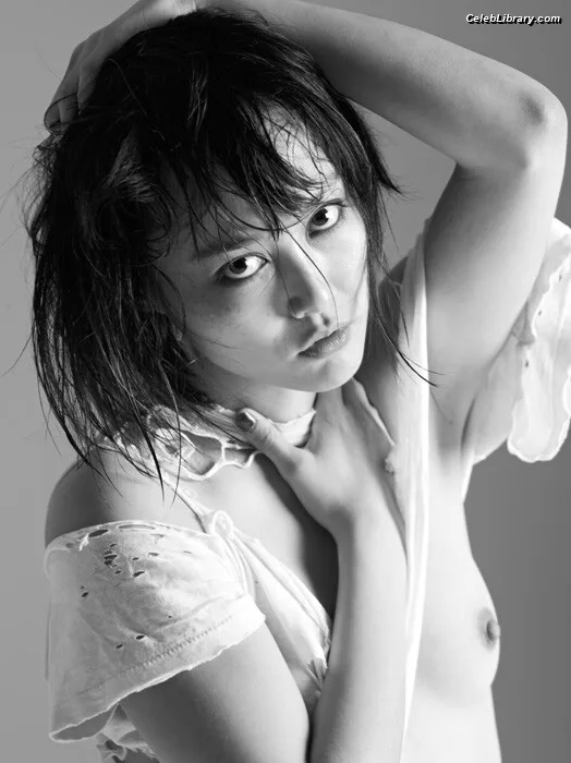 Rinko Kikuchi photo 8 of 25
