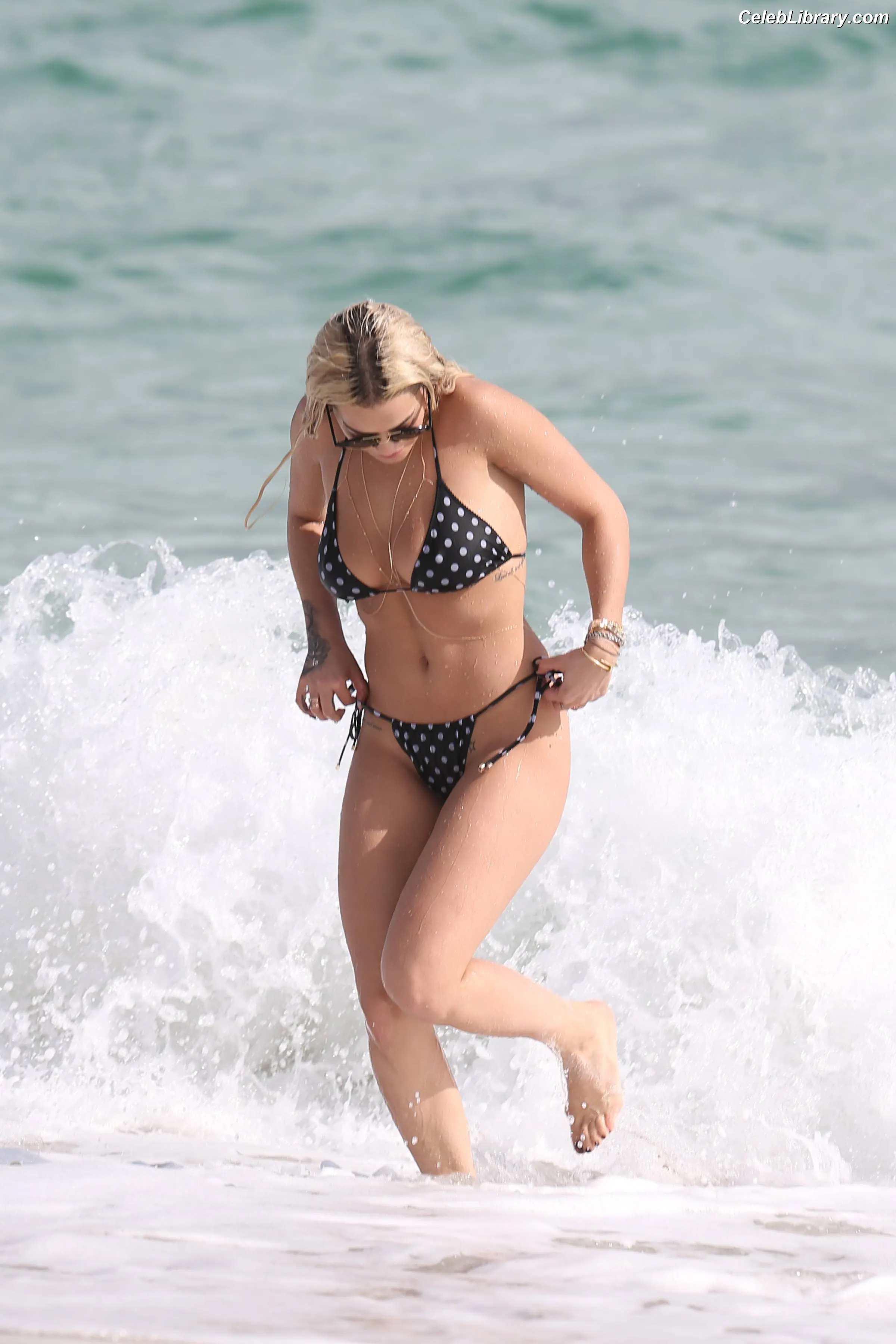 Rita Ora photo 1 of 1449