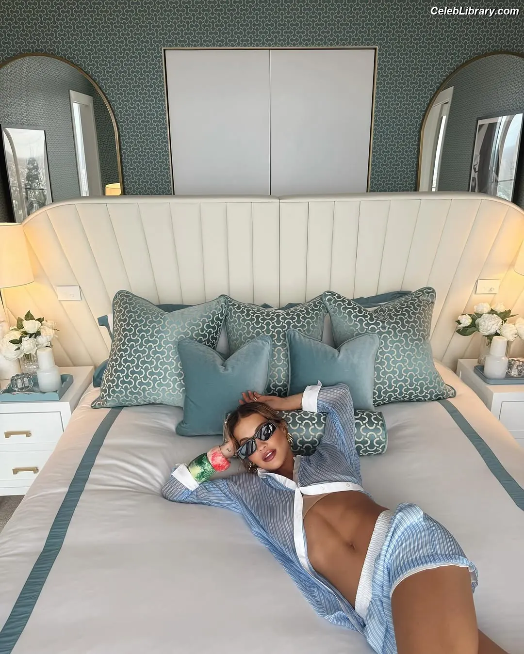 Rita Ora photo 17 of 1449