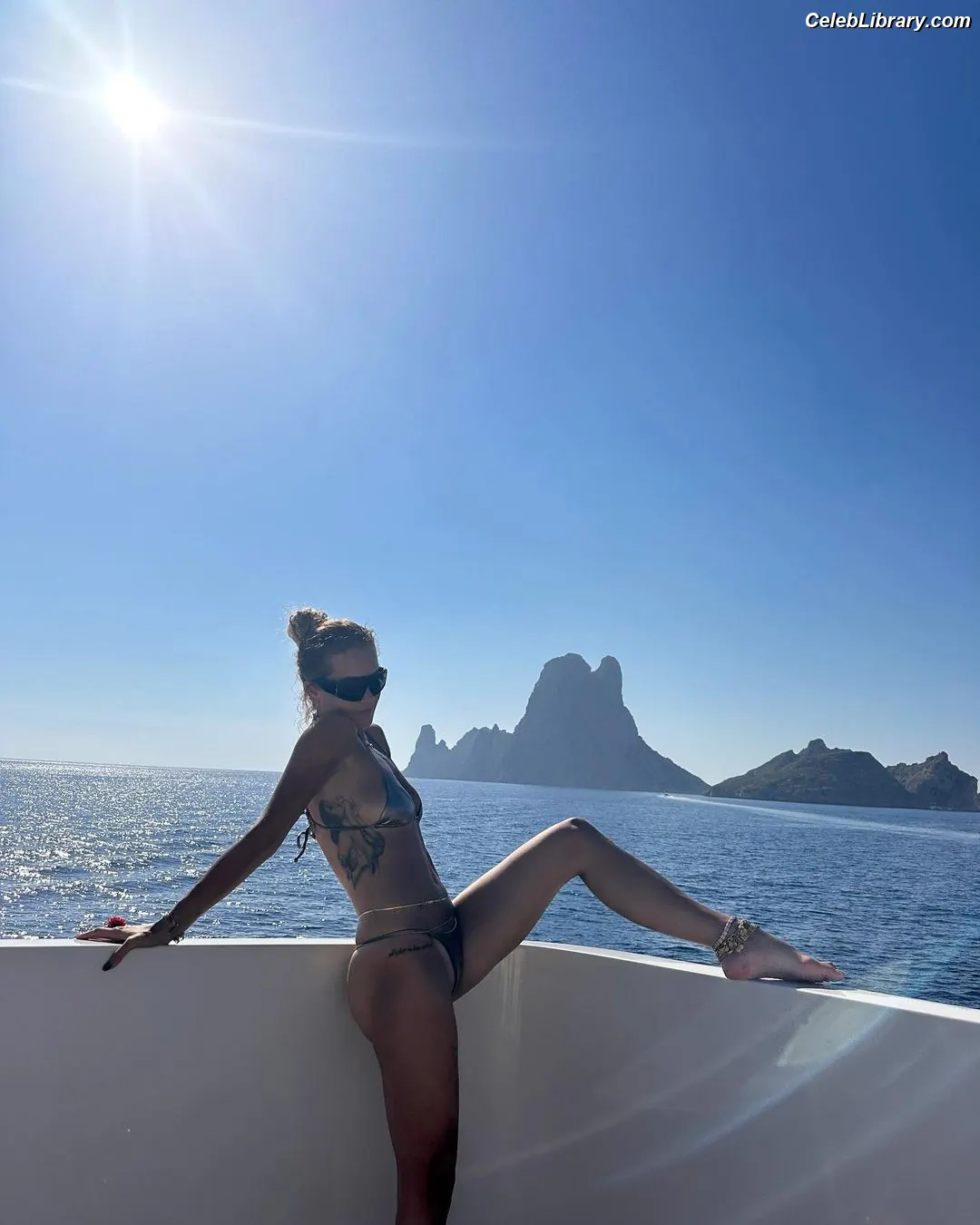 Rita Ora photo 4 of 1449