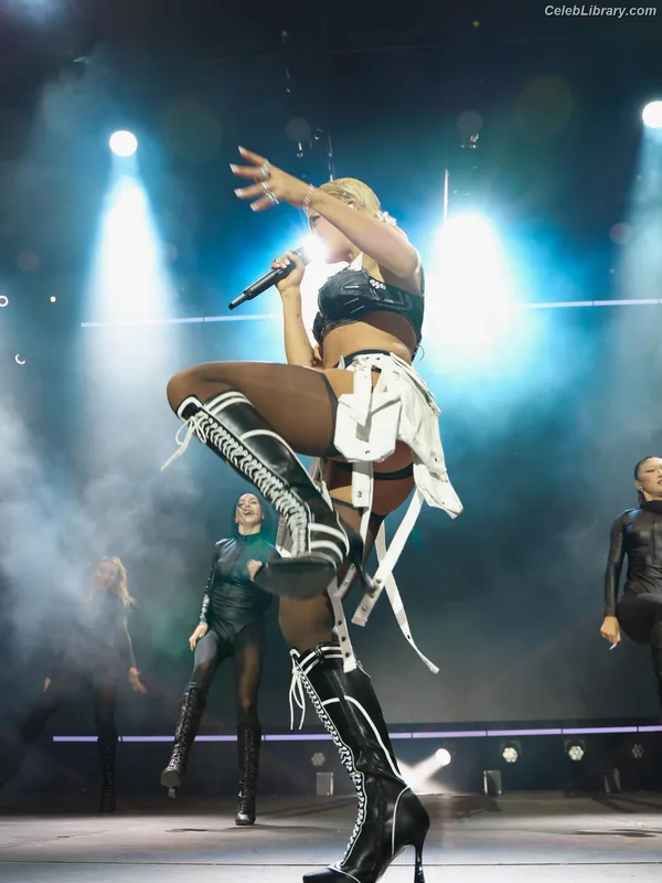 Rita Ora photo 24 of 1446