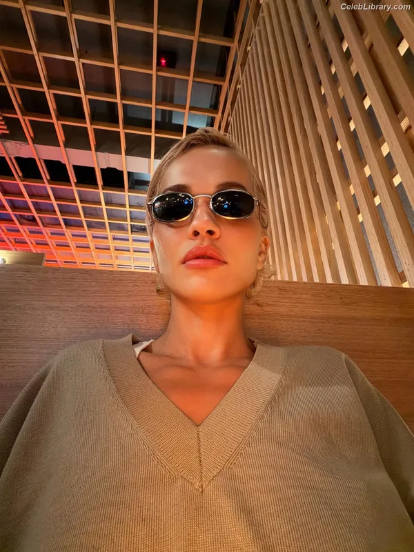 Rita Ora photo 1 of 1446