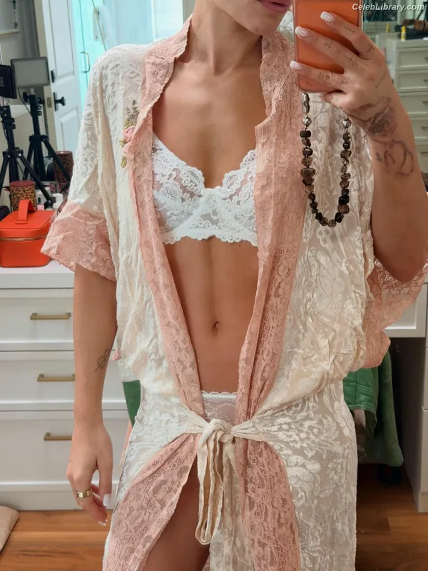 Rita Ora photo 20 of 1446