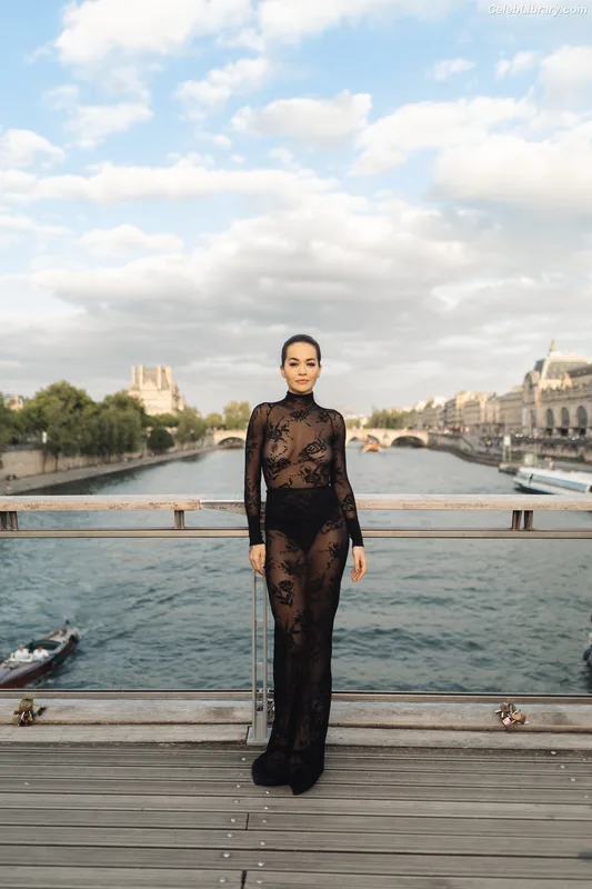 Rita Ora photo 4 of 1446