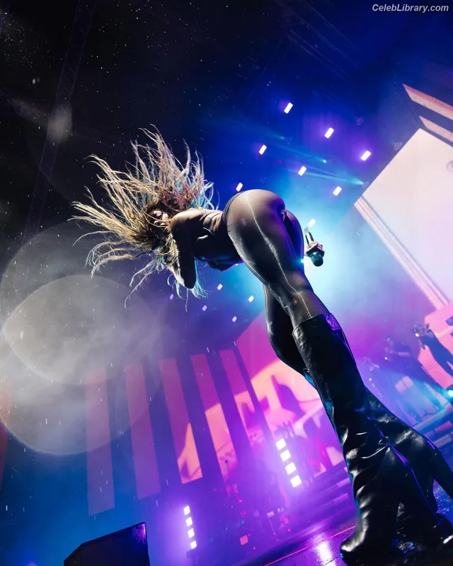 Rita Ora photo 10 of 1446