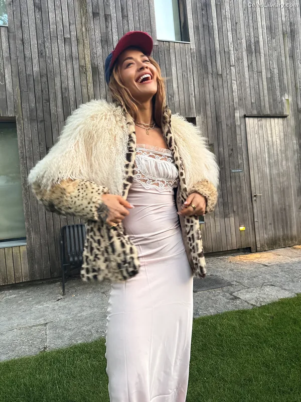 Rita Ora photo 21 of 1446