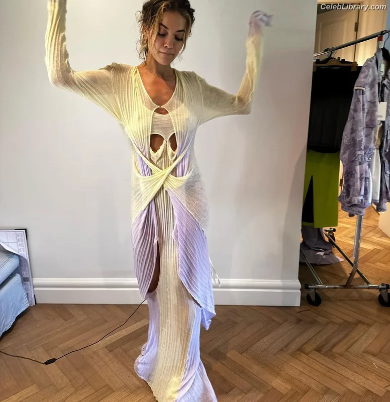 Rita Ora photo 3 of 1446