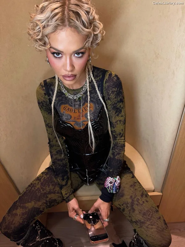Rita Ora photo 1 of 1446