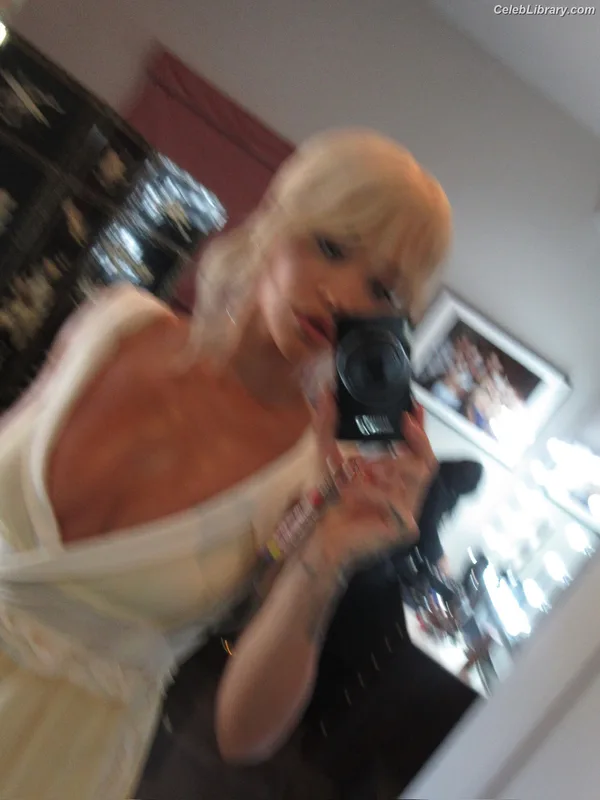Rita Ora photo 3 of 1446