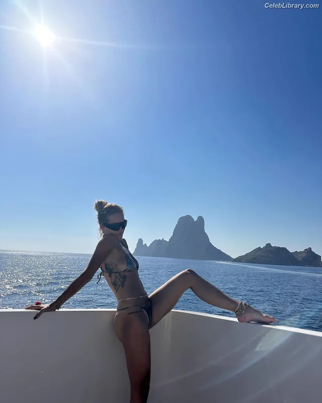 Rita Ora photo 24 of 1446