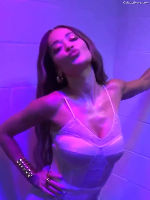Rita Ora photo 1 of 1446