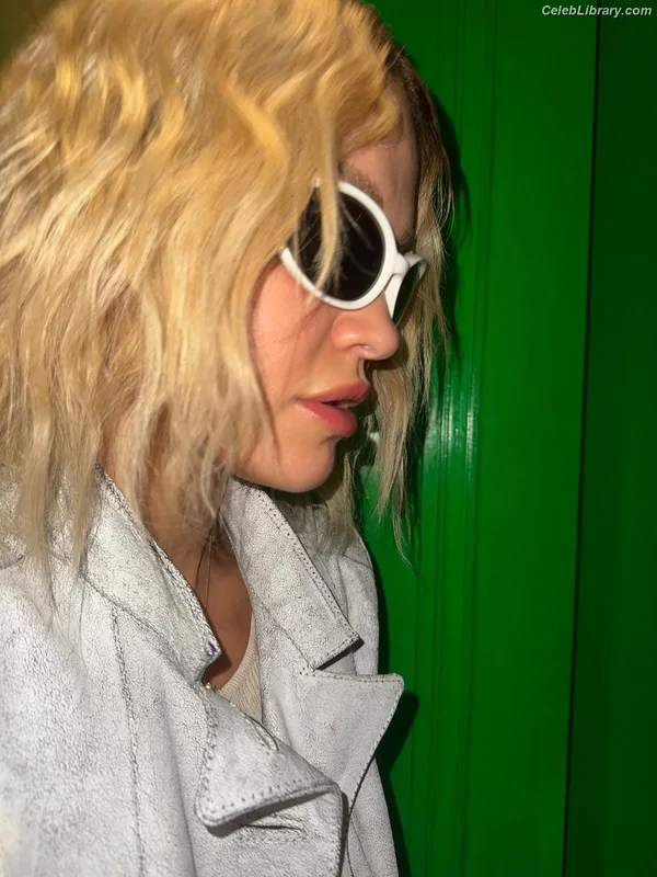 Rita Ora photo 17 of 1446